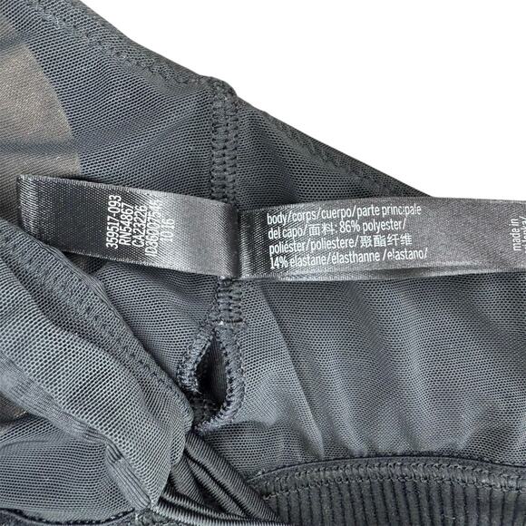 Victoria Sport Sports Bra Size Medium - Picture 4 of 4